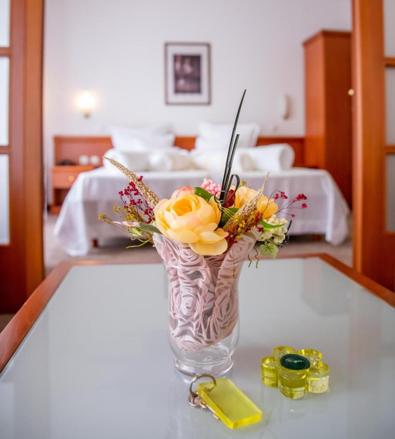 Hotel Integra Doboj Bagian luar foto
