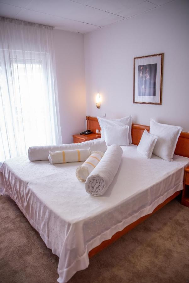 Hotel Integra Doboj Bagian luar foto
